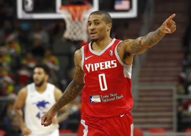 推进进攻的 推进进攻的