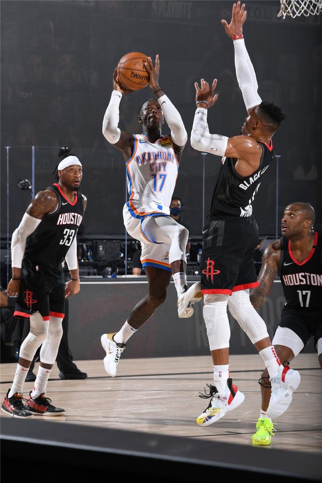 在球队中逐 在球队中逐