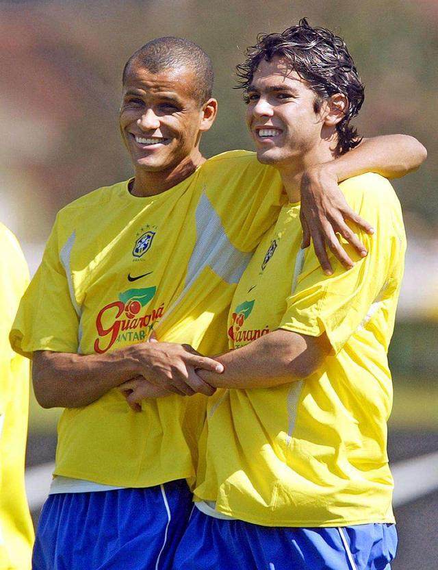 展现了他对 展现了他对